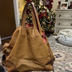 Elegant Tan Leather Tote Bag